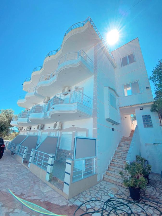 Henardi Apartments クサミル エクステリア 写真